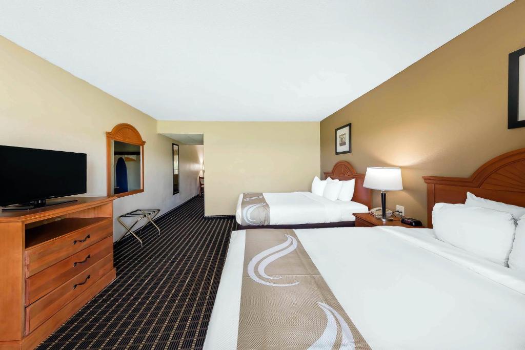 Quality Inn & Suites Sevierville - Pigeon Forge - 