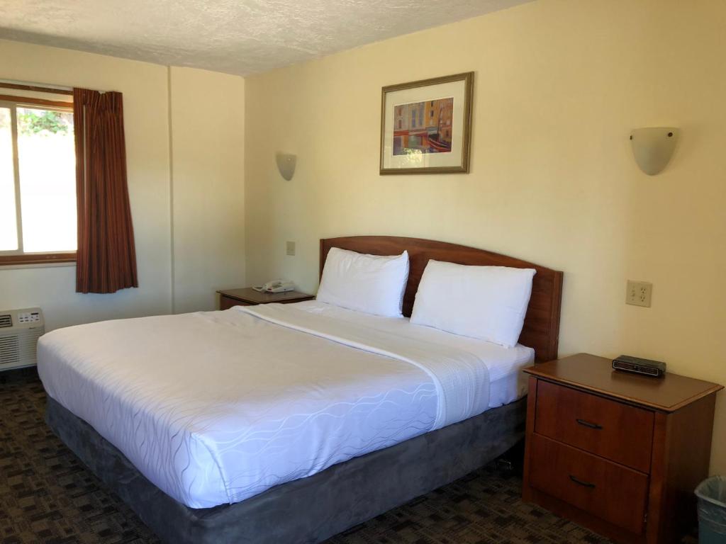 Monticello Motel - 