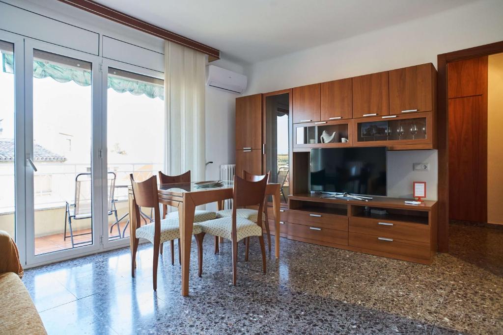 Kuchyň nebo kuchyňský kout v ubytování Manresa Apartamentos Turísticos