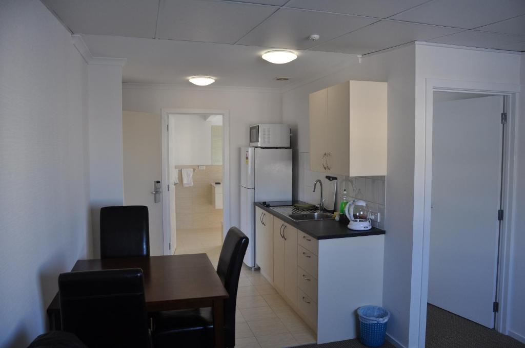 The Victoria Hotel Dunedin - Resim 13