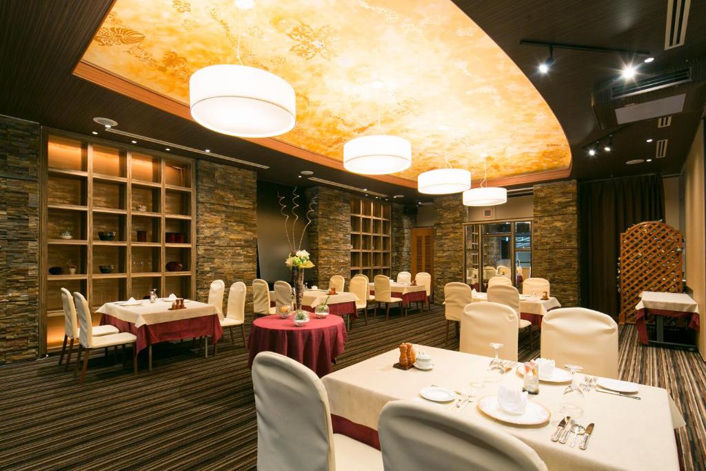 Restaurace v ubytování Sky Park Hotel