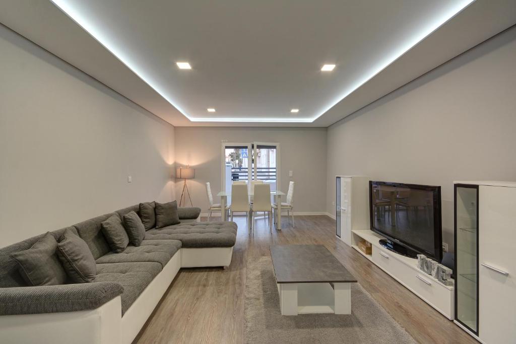 TV a/nebo společenská místnost v ubytování Paradise Terrace House