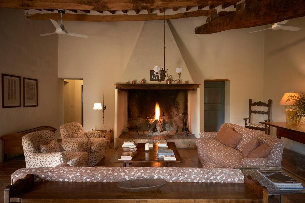A seating area at Borgo Lucignanello Bandini