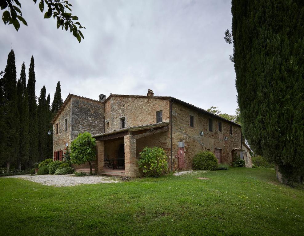 The building in which the holiday home is located