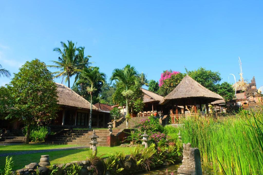 Zahrada ubytování Puri Taman Sari Resort
