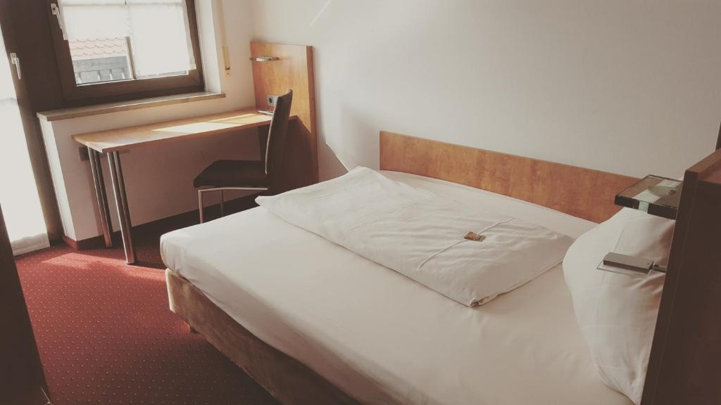 Hotel Jägerhof - Single Room With Bathroom
