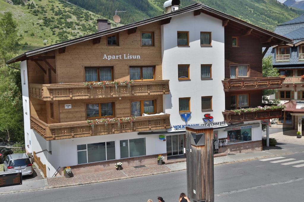 Výhľad na hory alebo výhľad na hory priamo z apartmánu