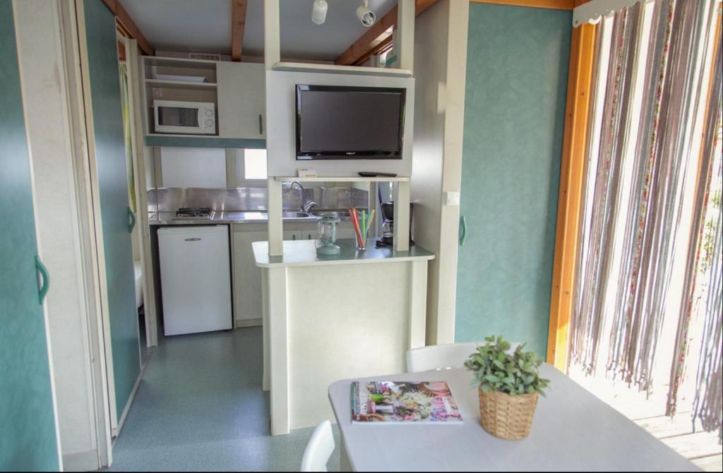 Kuchyň nebo kuchyňský kout v ubytování Camping Sènia Tucan