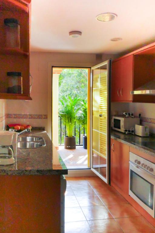 Apartment Jardines de Lunamar, Marbella, Spain - Booking.com