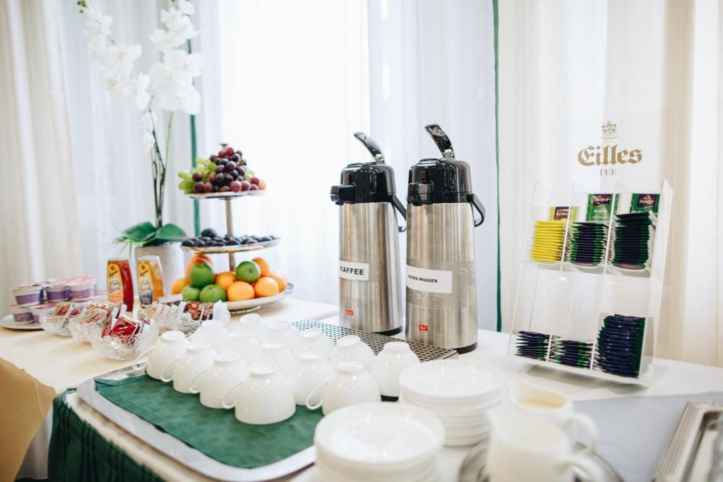 Příslušenství pro přípravu čaje a kávy v ubytování Hotel "Helle Mitte" Berlin