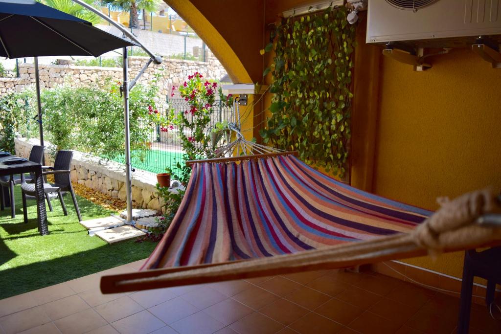 Zahrada ubytování Apartamento con hermoso jardín y AC