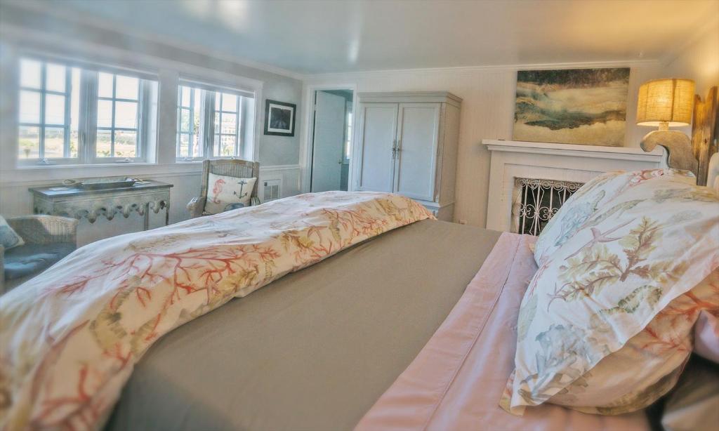 Dungeness Barn House Bed and Breakfast at Two Crows Farm - Deluxe Suite With Sea View