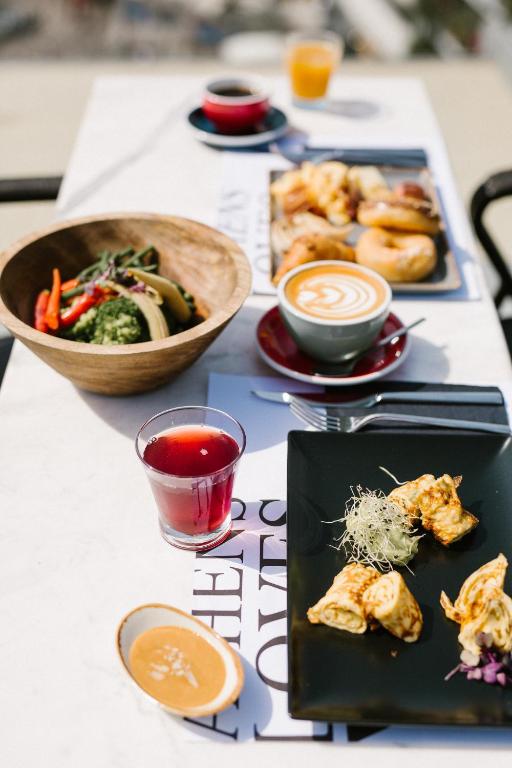 A for Athens - Resim 31