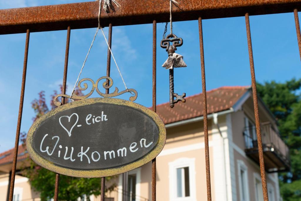 Fotografie z fotogalerie ubytování Villa zur Schmied'n v destinaci Ehrenhausen