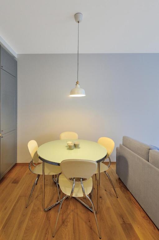Cosy 1BD Apartment in Old Town by Hostlovers - Apartment - Ground Floor