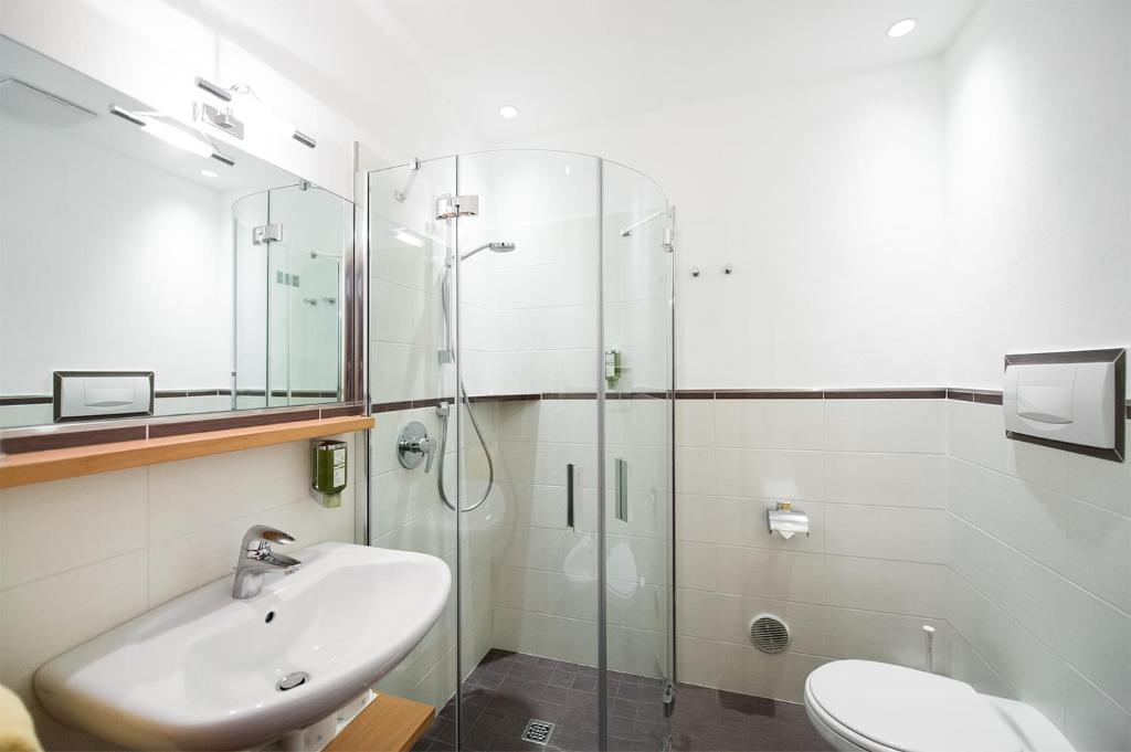 Koupelna v ubytování Hotel Paradies