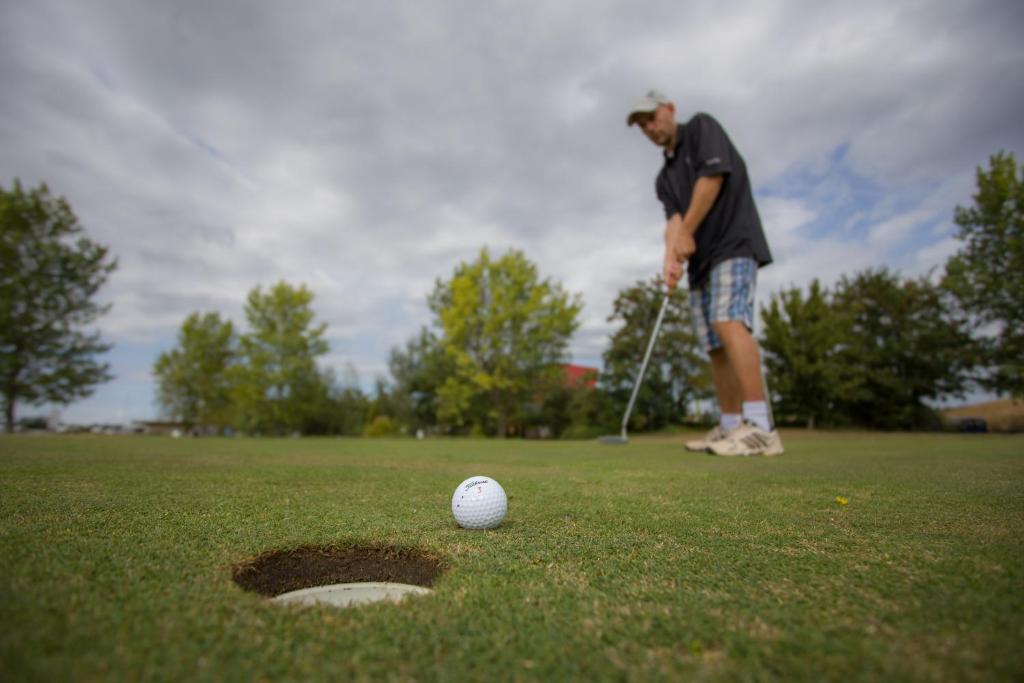 Golf v hotelu nebo okolí