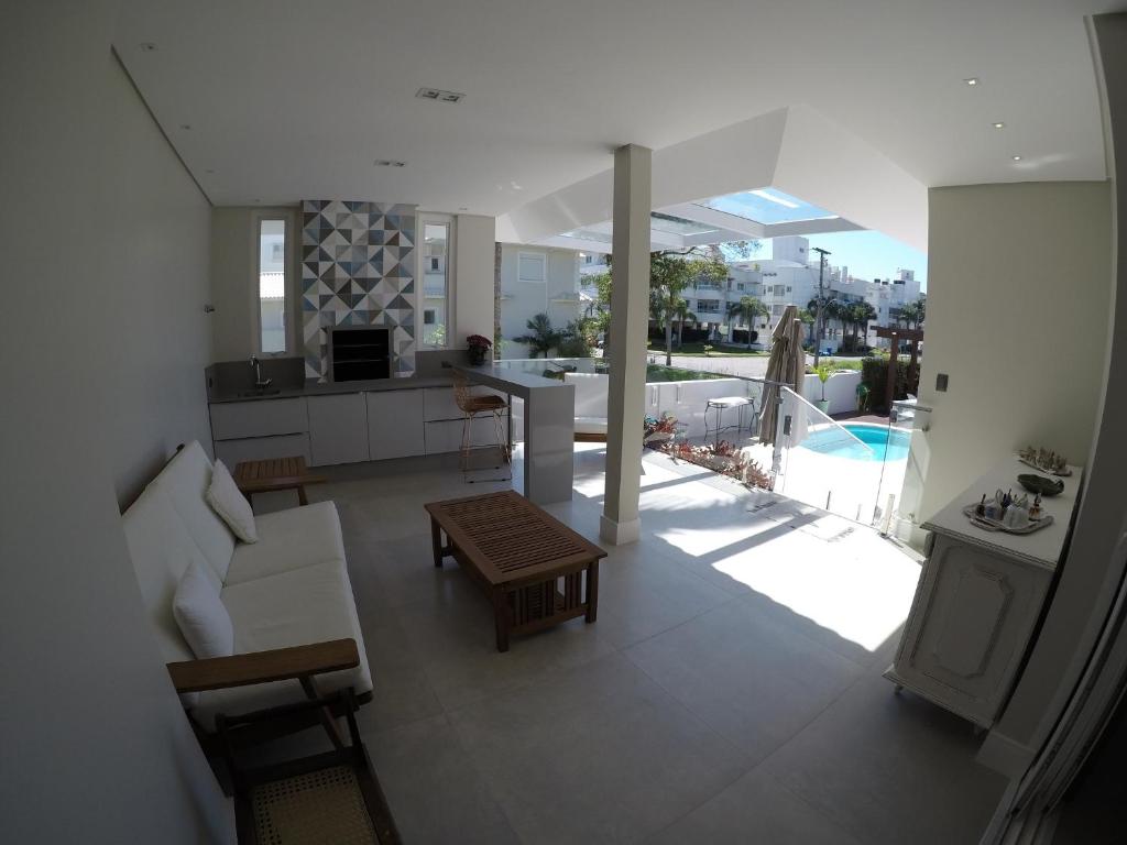  Casa 4 suites Jurere Internacional