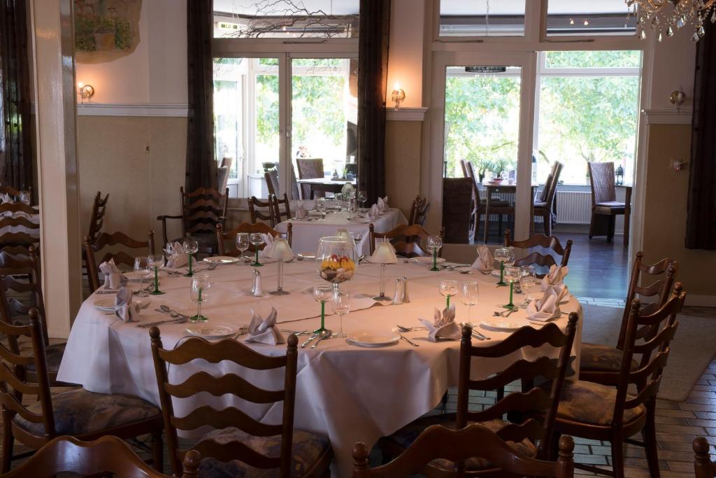 Restaurace v ubytování Hotel de Lindeboom