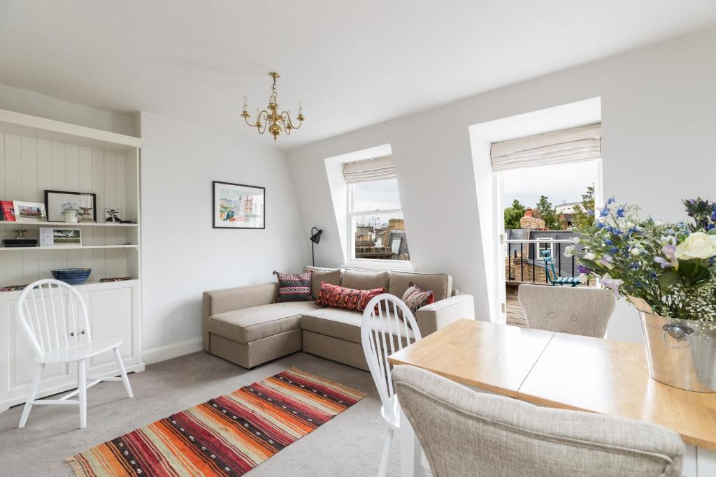 Charming flat with balcony in Pimlico - Departamento