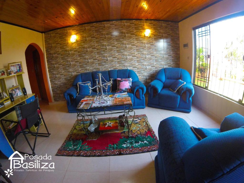 Zona de estar de Posada Basiliza, Encarnación PY