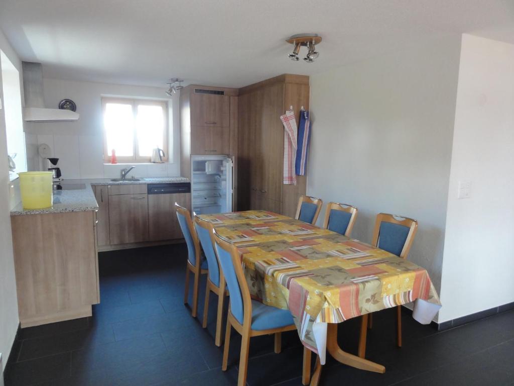 Kuchyň nebo kuchyňský kout v ubytování Chalet Schönbühl