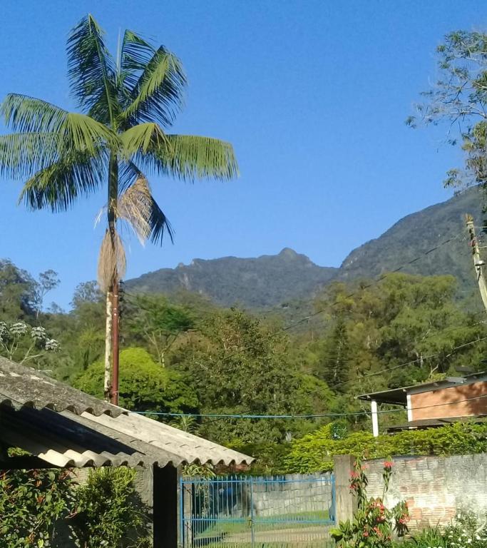  Chalé saí azul