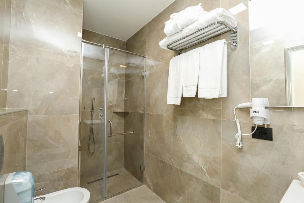 Koupelna v ubytování Oxford hotel