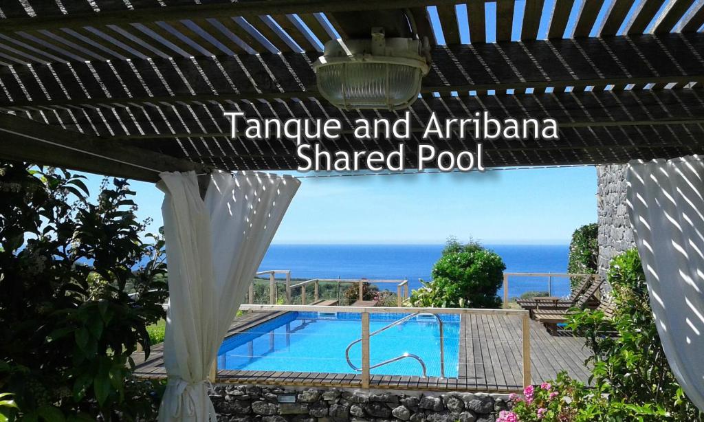 Bazén v ubytování Tradicampo Eco Country Houses nebo v jeho okolí