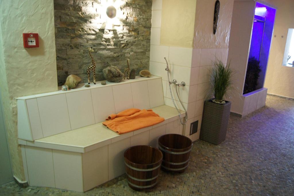 Foto sihtkohas Worbis asuva majutusasutuse Hotel "Drei Rosen" OHG Regina & Hans - Peter Faßbinder galeriist