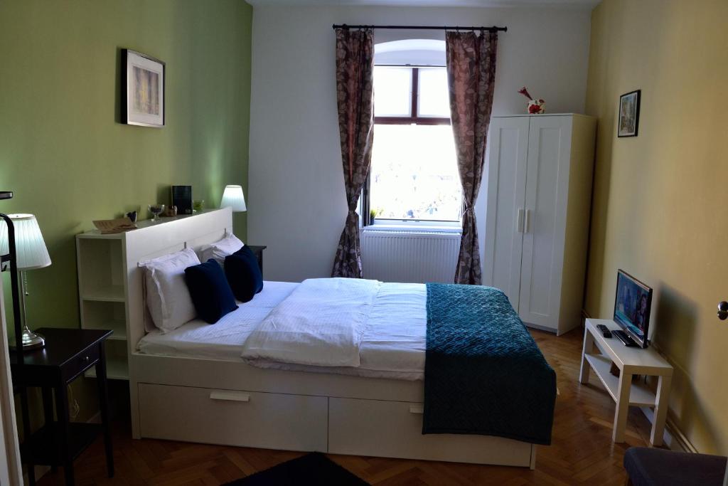 
One-Bedroom Apartment with view towards Piaţa Sfatului
