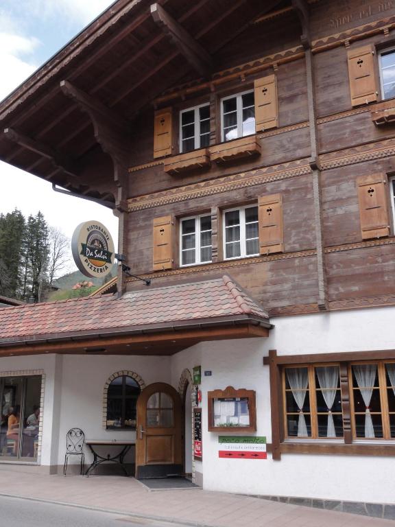 Budova, kde se hotel nachází