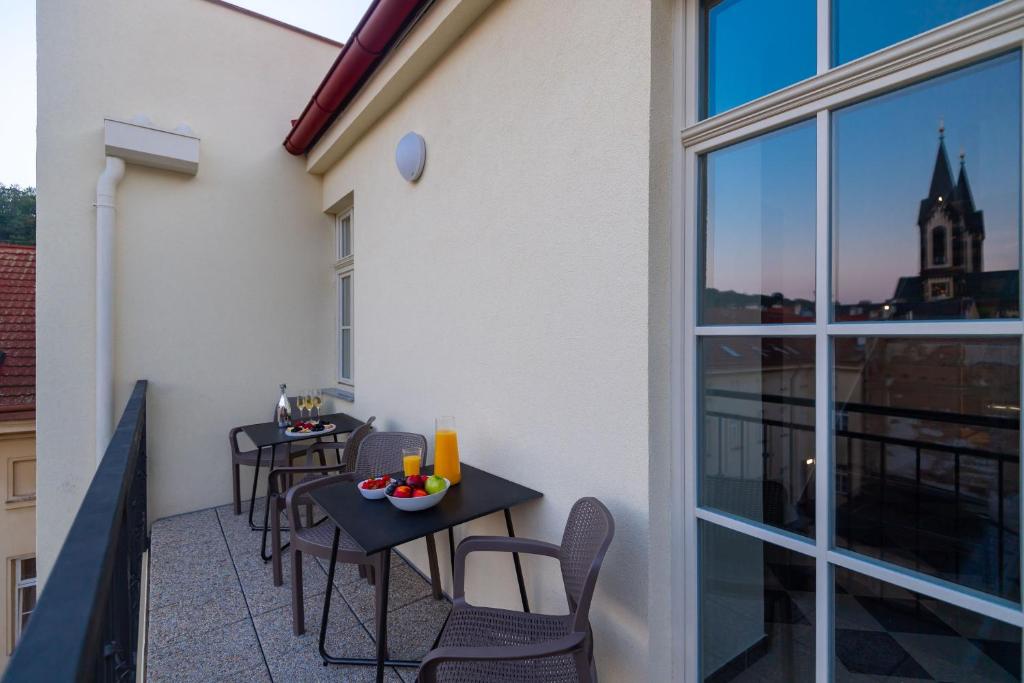 
Deluxe One Bedroom Apartment with Balcony
