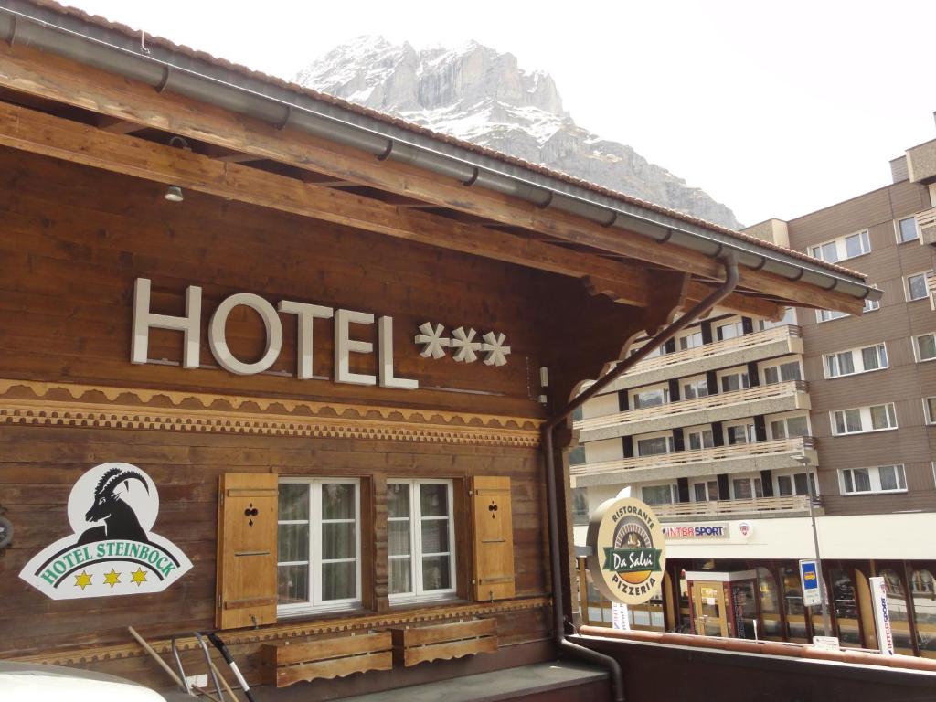 Nespecifikovaný výhled na hory nebo výhled na hory při pohledu z hotelu