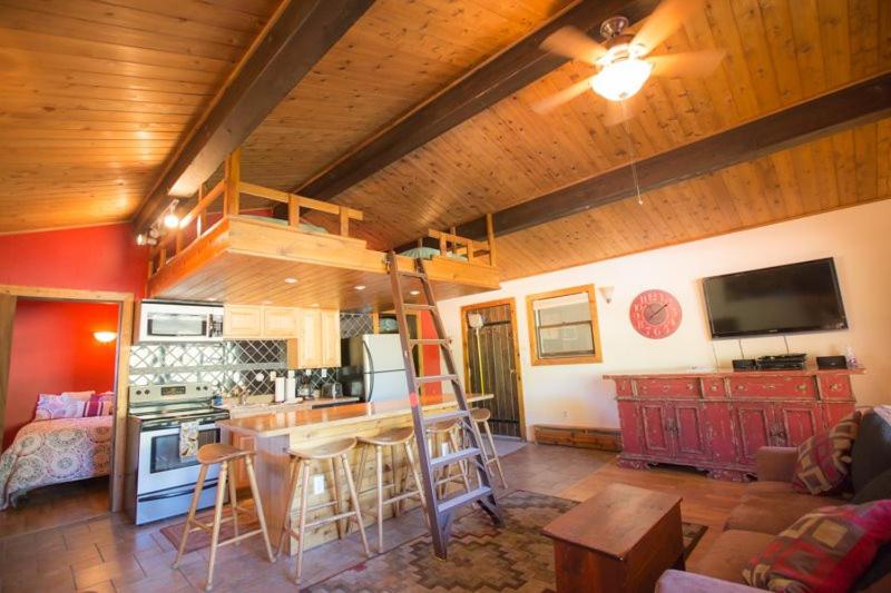 Kuchyň nebo kuchyňský kout v ubytování Brettelberg Slopeside Condos C9