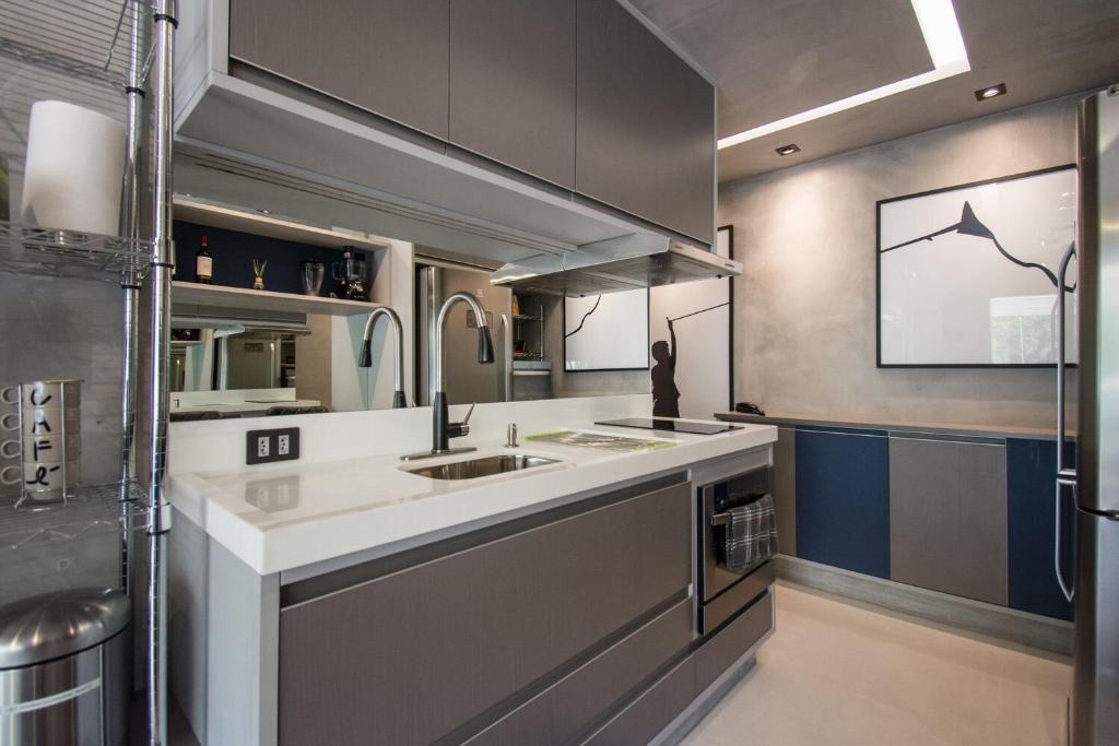  Grechi's London SP Residence