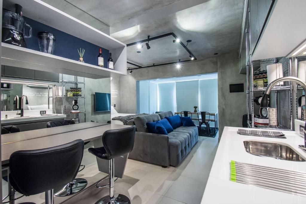  Grechi's London SP Residence