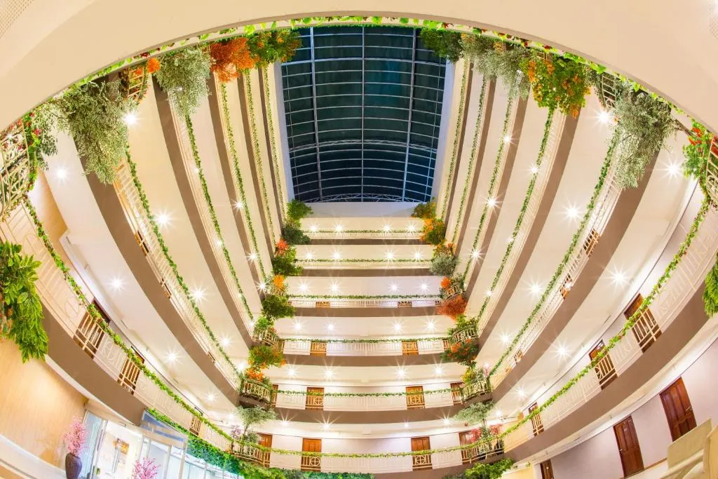 Three Seasons Place, Bangkok, Thailand
