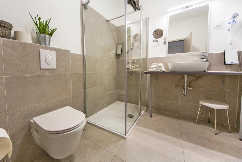 Garden Hotel - Resim 17