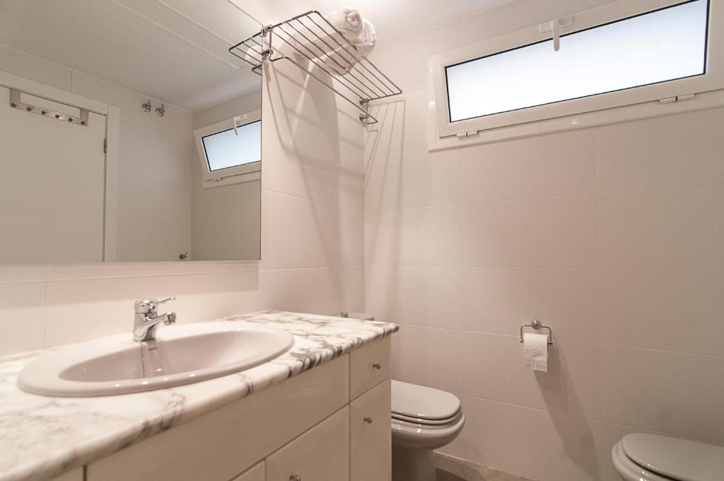 A bathroom at Weflating Diagonal