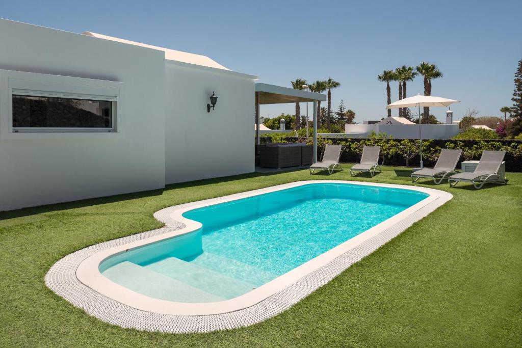 Hyde Park Lane Villas - 1