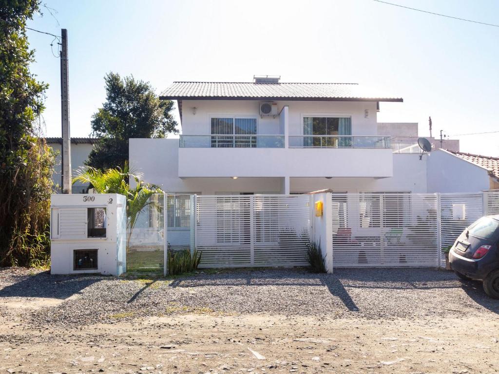  Casa 03 Dormitórios em Bombinhas