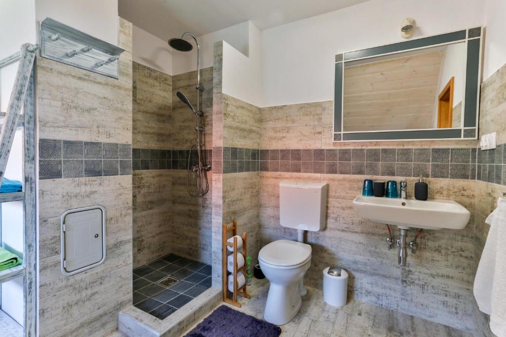 Koupelna v ubytování Csendes Dűlő Szőlőbirtok Guesthouse Badacsonyörs