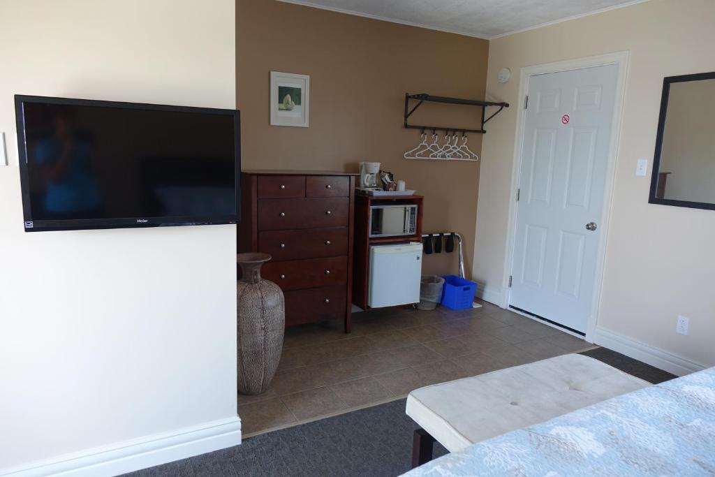 Kuchyň nebo kuchyňský kout v ubytování Clifty Cove Motel