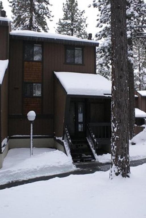 Club Tahoe Resort v zimě