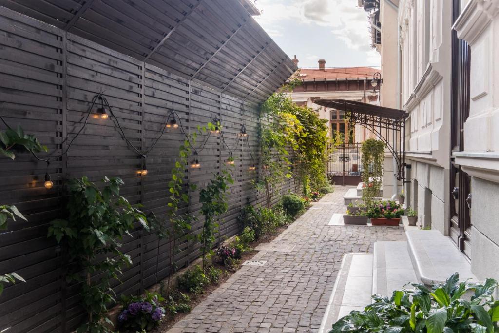 Little Bucharest mansion next to Parliament Palace - Resim 29