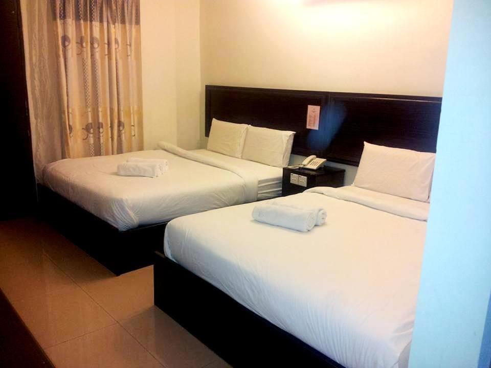 Hotel Bintang Indah - Luxe Viervoudige Kamer