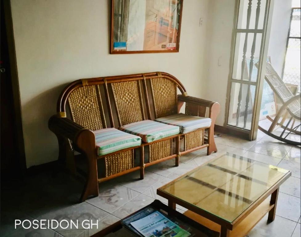 Posezení v ubytování Poseidon Guest House