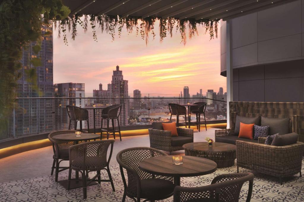 Hyatt Place Bangkok Sukhumvit 24 - Resim 22