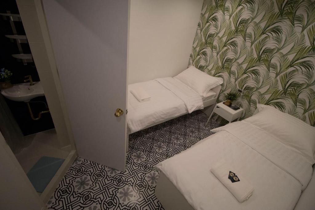 The LOL Elephant Hostel - 16